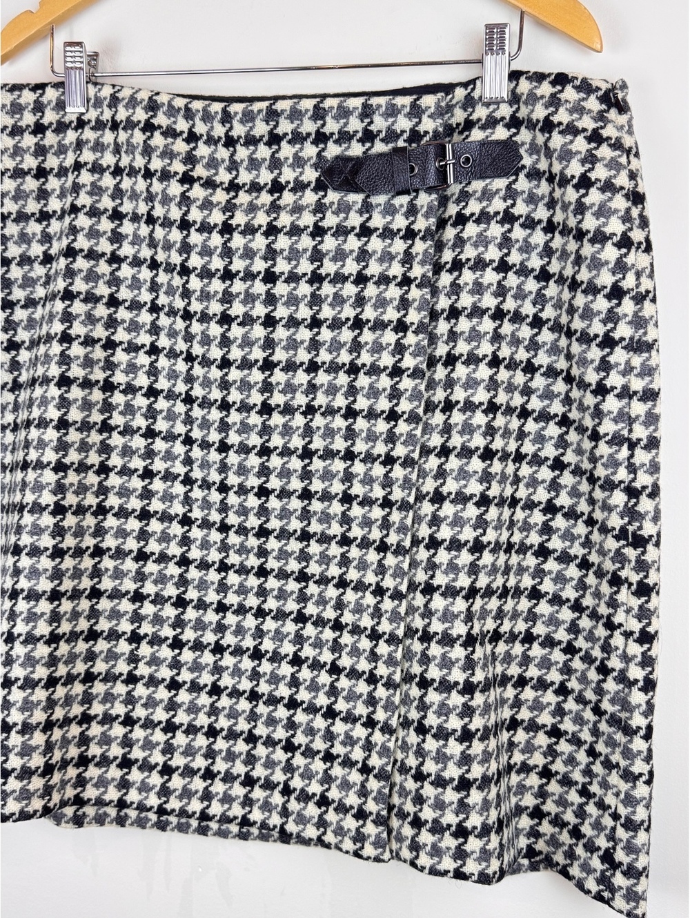 Boden British Tweed by Moon Houndstooth Wool Faux Wrap Skirt US 14L Buckle - Picture 6 of 10
